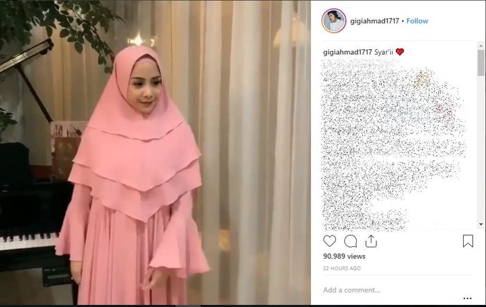 Nagita Slavina dengan balutan hijab syar'i