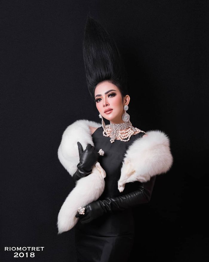 Pemotretan Eksklusif Syahrini Jelang Konser 10 Tahun Jambul Khatulistiwa