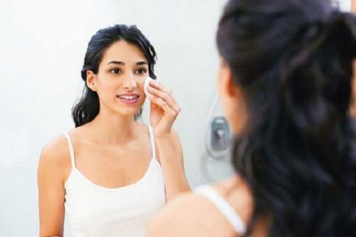 memakai micellar water