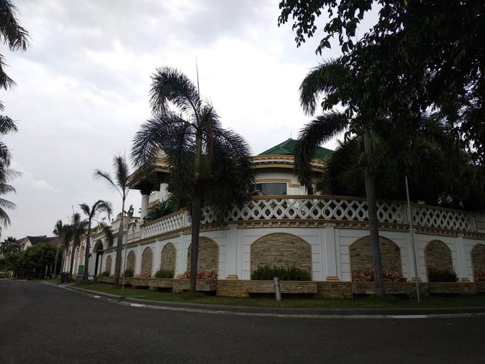 Rumah Sule tampak luar