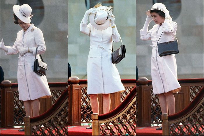 Topi Ratu Elizabeth II terbang ditiup angin