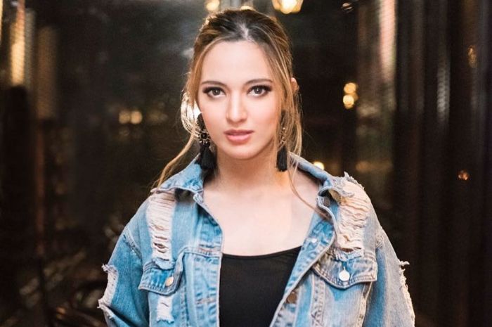 Nia Ramadhani Tampil Manis dengan Dress Tutu Saat Hadiri Launching Brand Fashion Ternama