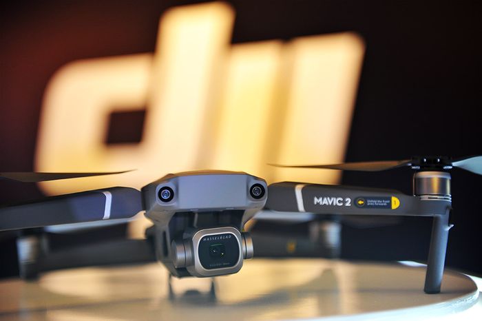 DJI Mavic 2 Pro dengan kamera Hasselblad.