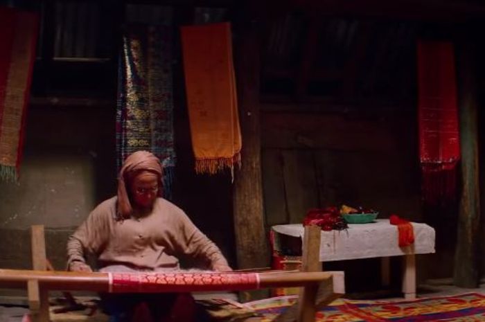 Mutiara Sani dalam film Bulan di Atas Kuburan tahun 2015.