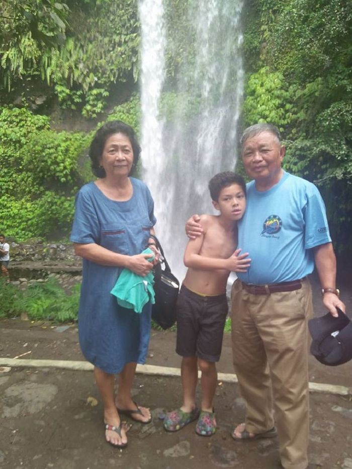 Adjie Massaid Tiada, Angelina Sondakh Dipenjara, Ini Potret Ceria Keanu Tamasya Bersama Kakek Nenekn