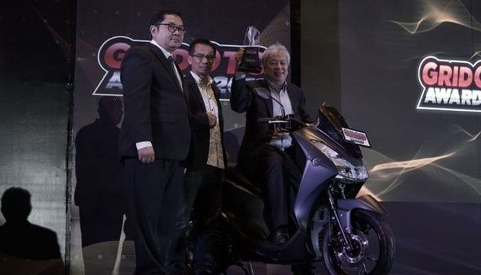 Yamaha Lexi meraih penghargaan Motorcycle of The Year dalam GridOto Award 2018