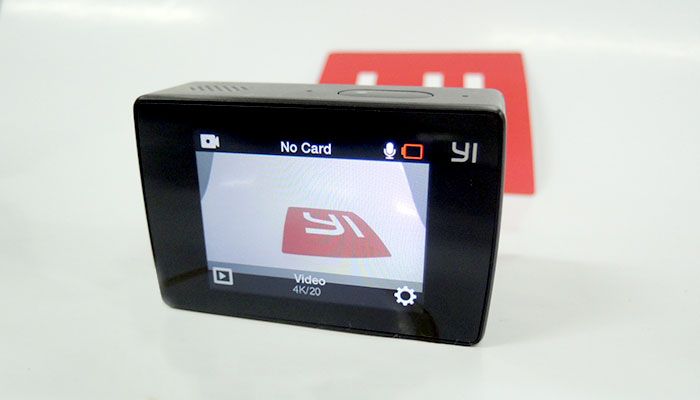 Yi Discovery pakai lensa wide angle 150 derajat (f/2.4)