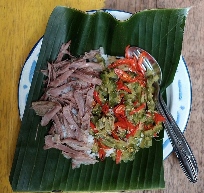Nasi bebek dan oseng pare
