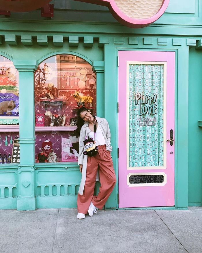 OOTD Alika Islamadina saat berlibur ke Jepang.