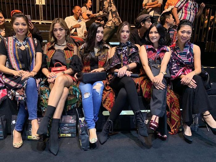 Girls Squad hadiri acara Jakarta Fashion Week 2019