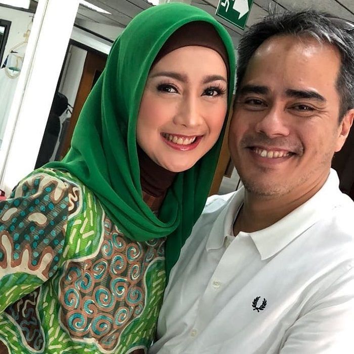 Desy Ratnasari dan Adrian