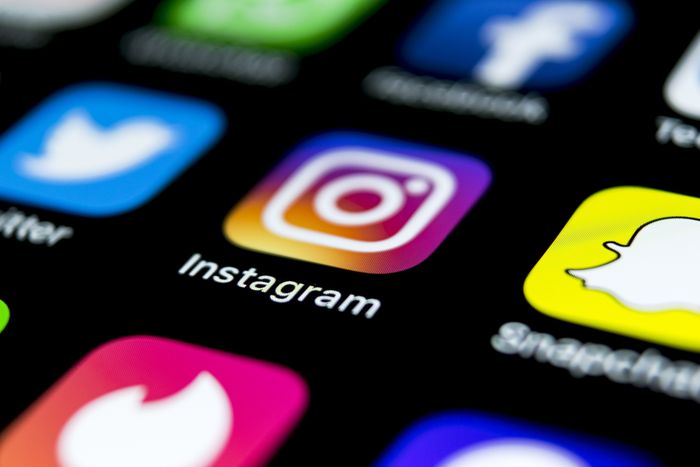 Media sosial berdampak pada kesehatan mental seseorang.