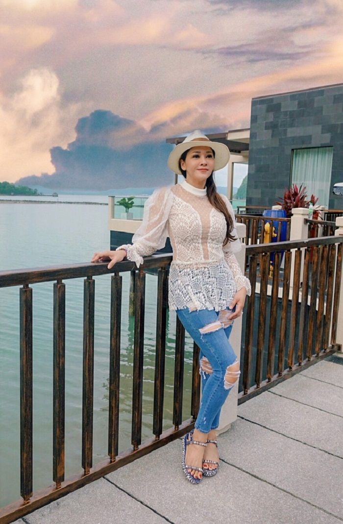 Penampilan Maia Estianty saat berlibur di Malaysia