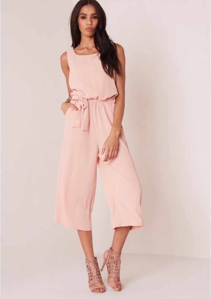 Model jumpsuit yang cocok untuk Libra