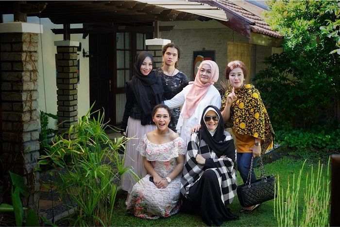 Intip Rumah Masa Kecil Maia Estianty di Surabaya, Ada Teras Tempat Ia Pacaran Dulu