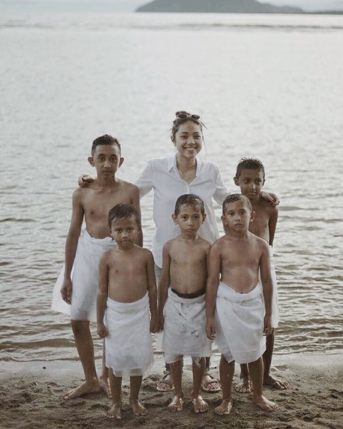 Gianni Fajri foto bareng anak laki-laki, Keenan Pearce kode minta tambah momongan.