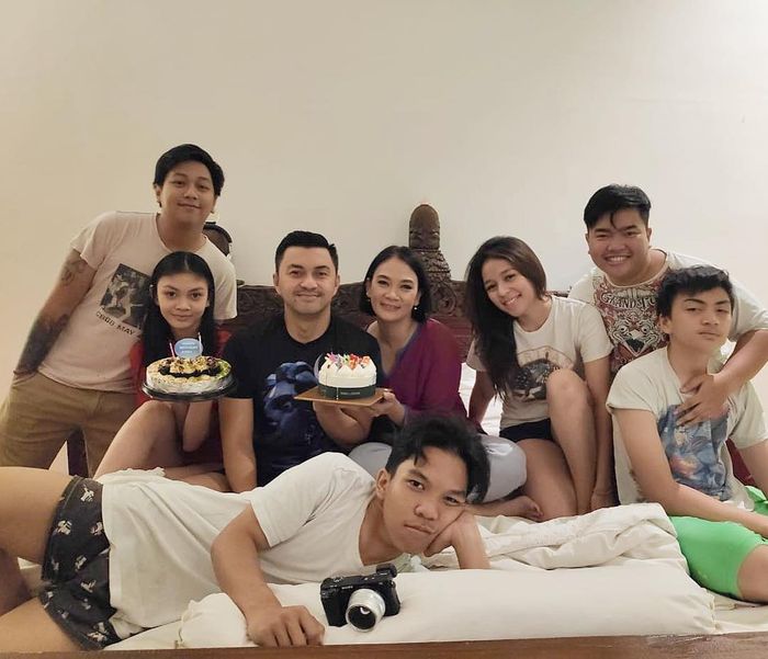 Keluarga Dian Nitami dan Anjasmara 