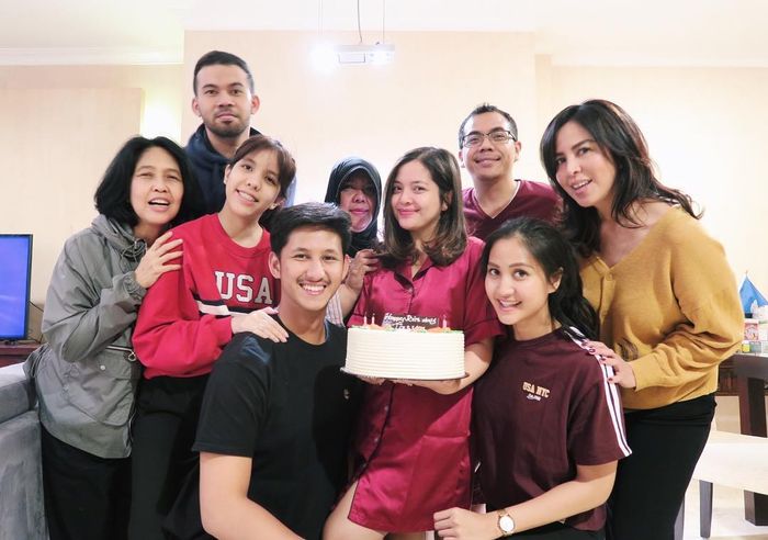 Dapat Kado Ulang Tahun dari Ibunya, Tasya Kamila: Hadiah Terrandom Seumur Hidup!