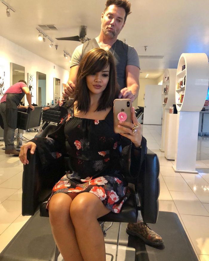 Farah Quinn potong rambut