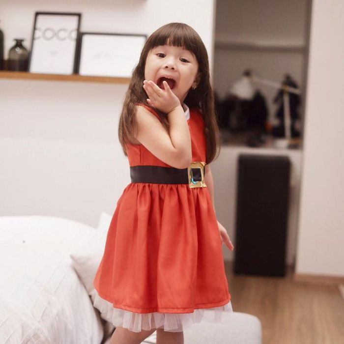 Gempita dengan balutan dress merah