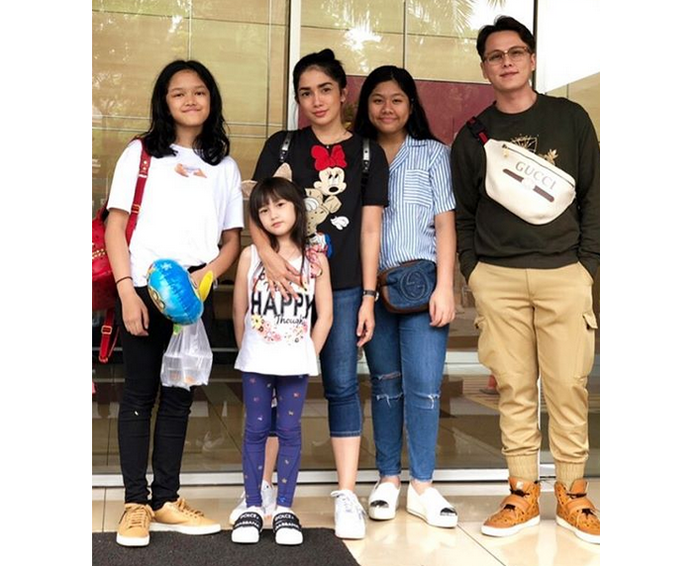 Keluarga Ussy dan Andhika Pratama