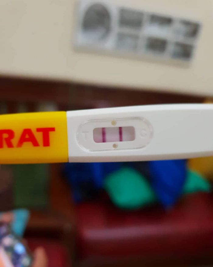 Evi Masamba positif hamil.