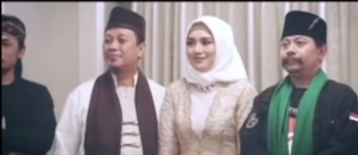 Opick dikabarkan telah menikahi Bebi Silvana