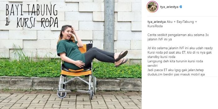 Unggahan Tya Ariestya terkait pengalamannya menggunakan kursi roda