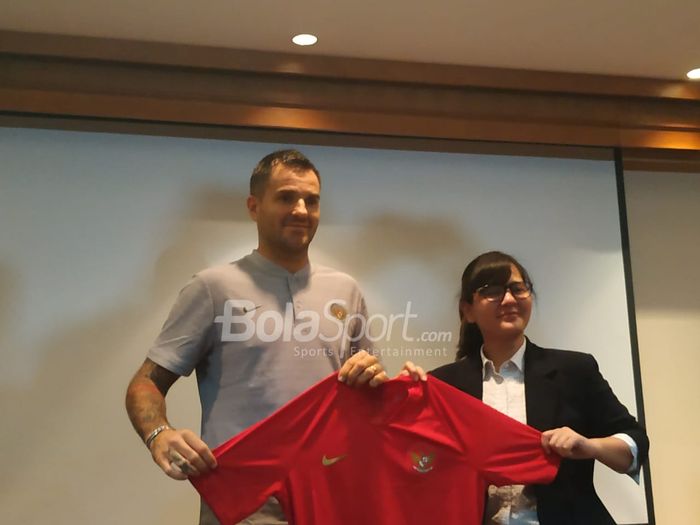 Simon McMenemy resmi diumumkan sebagai pelatih timnas Indonesia di Hotel Sultan, Jakarta, Kamis (24/