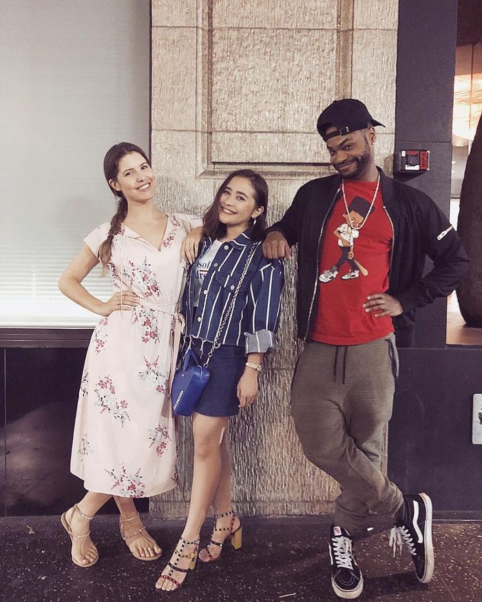 Fashion Prilly Latuconsina dengan 1 model heels