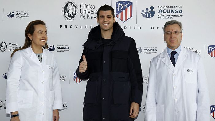 Alvaro Morata usai menjalani tes medis di Atletico Madrid.