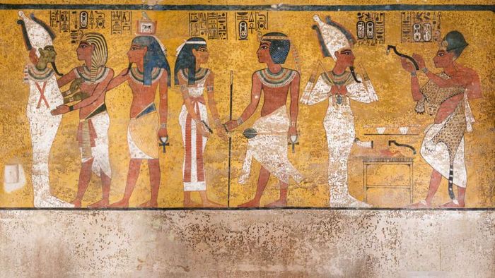 Ukiran di makam Raja Tutankhamun.