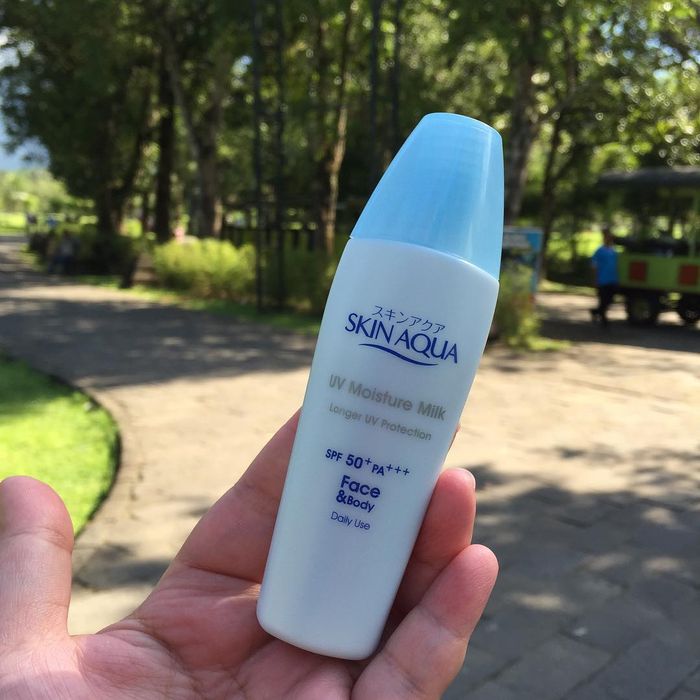 Pilihan Sunscreen dan Sunblock Mulai 30 Ribu - Skin Aqua UV Moisture Milk