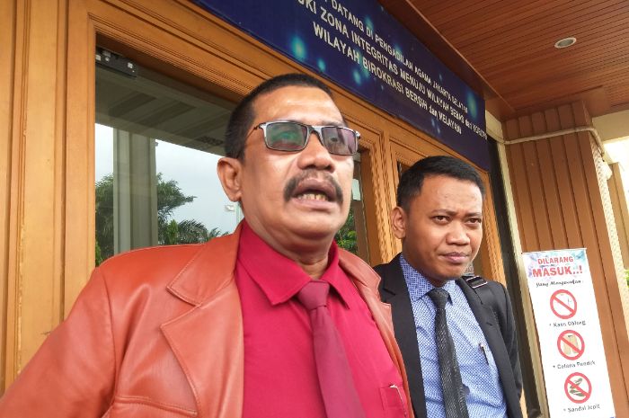 Kuasa hukum Nikita Mirzani, Fahmi Bachdim, saat ditemui Grid.ID di kawasan Pengadilan Agama Jakarta Selatan, Kamis (31/1/2019).