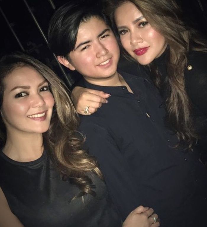 Melina tian istri mantan suami Olla Ramlan tetap akrab bersama Olla Ramlan