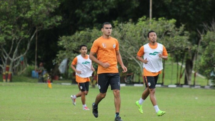 Pemain asal Mesir, Mido Saad, saat mengikuti sesi latihan sekaligus trial bersama PSS, di Lapangan Paskhas, Sleman, Jumat (8/2/2019). 