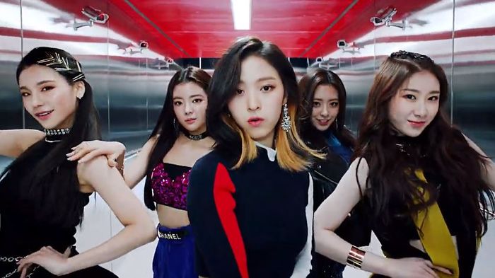 ITZY - 'Dalla Dalla'