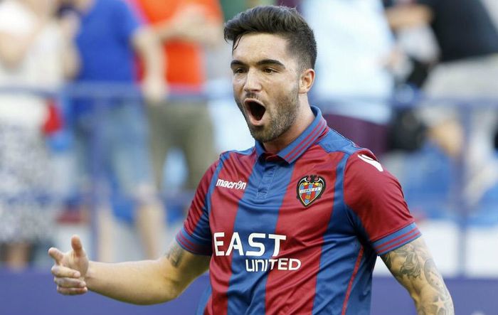 Jason, pemain baru Valencia yang direkrut dari Levante.