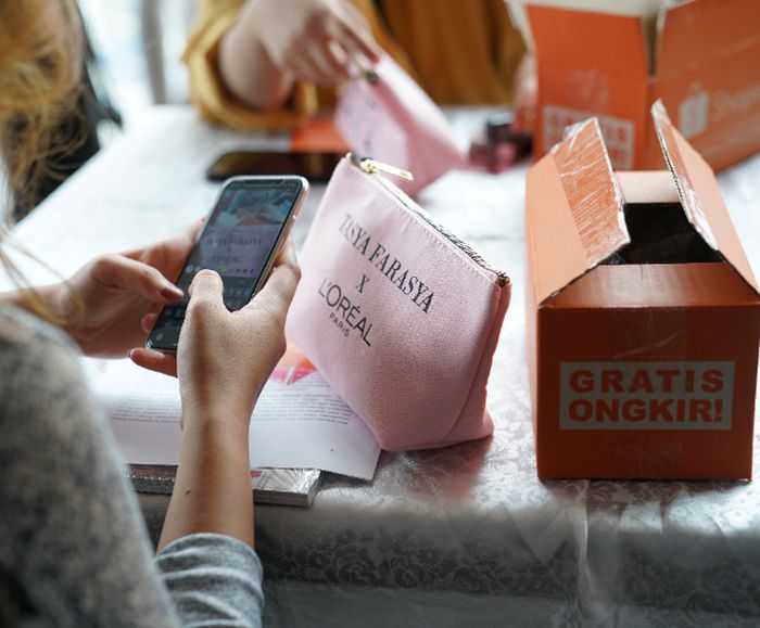 L'Oreal Paris x Tasya Farasya Set yang bisa kita dapatkan di Shopee