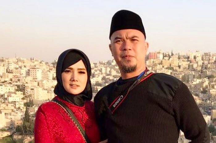 Gozal tombul qiz porno video Porno tomosha qiling: yapon teleboshlovchisi jonli efir vaqtida sikildi