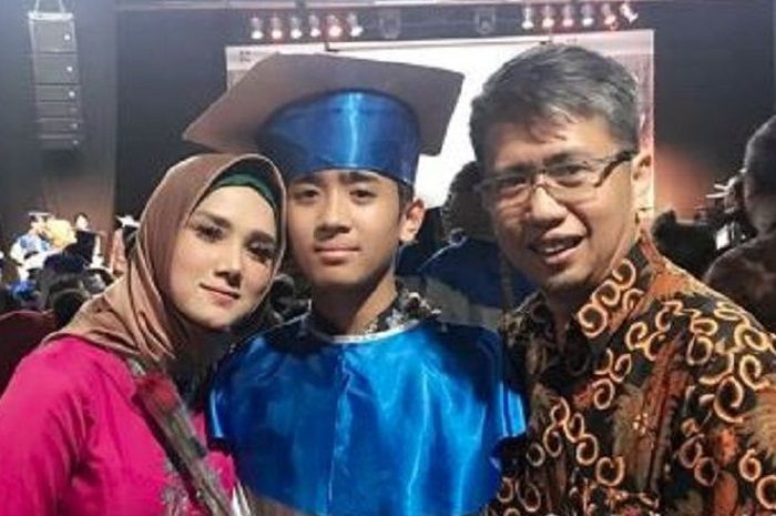 Mulan Jameela dan mantan suami Harry Nugraha