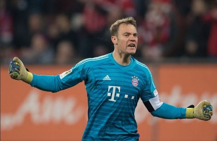 Kiper Bayern Muenchen, Manuel Neuer, sudah tidak bersabar untuk merasakan atmosfir Anfiled saat Bayern bertemu Liverpool di 16 besar Liga Champions.