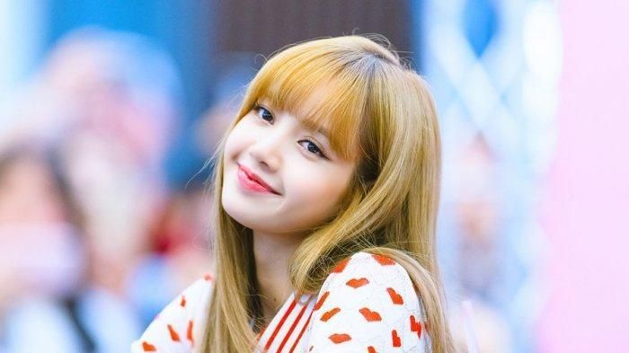 Lisa 'BLACKPINK'
