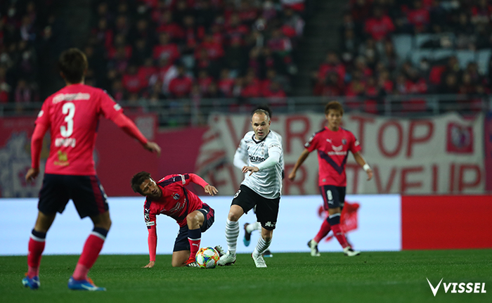 Aksi Andres Iniesta saat Vissel Kobe dijamu Cerezo Osaka pada laga pekan pertama Liga Jepang 1 2019, 22 Februari 2019. 