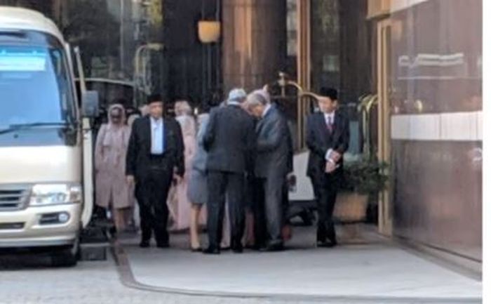 Quraish Shihab Tiba di Lokasi Pernikahan Syahrini, Masjid Camii, Jepang.