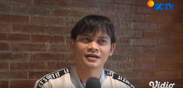 Mbah Mijan terawang pernikahan Syahrini dan Reino Barack.