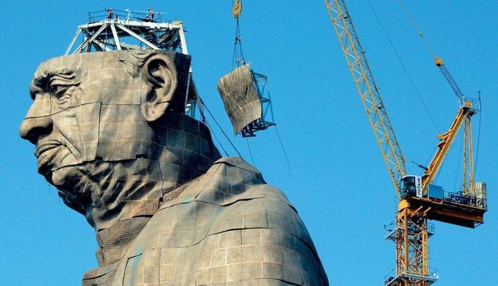 Patung raksasa di India bernilai 6,4 triliun rupiah