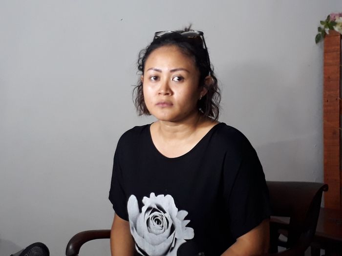 Putri Cahyadie, kakak sepupu Mikha Tambayong, saat ditemui&nbsp;Grid.ID&nbsp;di rumah duka, di kawasan Tebet, Jakarta Selatan pada Minggu (3/3/2019) malam.  