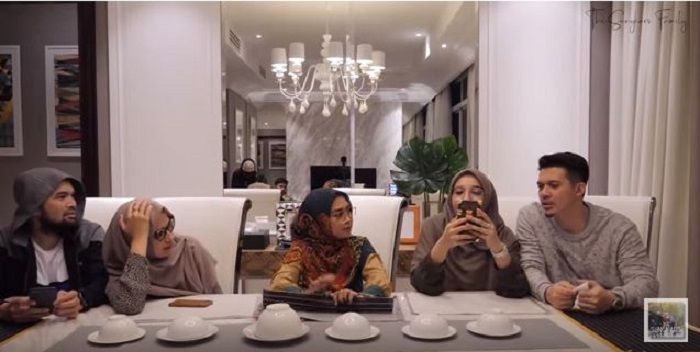 The Sungkar Family collab dengan Ria Ricis.  