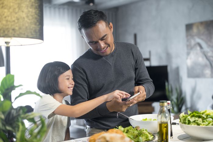 Menghargai anak sesuai dengan jati diri mereka dapat membebaskan mereka dari kecemasan nantinya.
